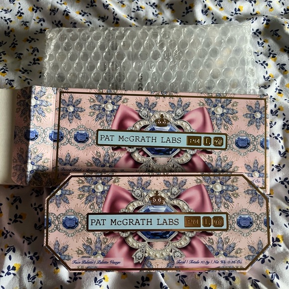 Brand new in the box, Pat McGrath, blush highlighter, and bronzer palette - Picture 5 of 6